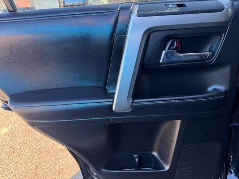 Used 2018 Toyota 4Runner SR5 Premium AWD/4WD image 28