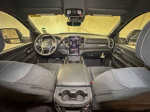 New 2026 RAM 2500 Big Horn AWD/4WD image 21