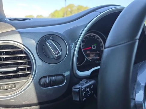 Used 2014 Volkswagen Beetle 1.8T FWD image 20