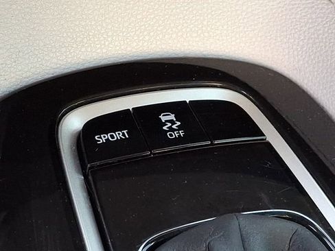 Used 2020 Toyota Corolla SE FWD image 26
