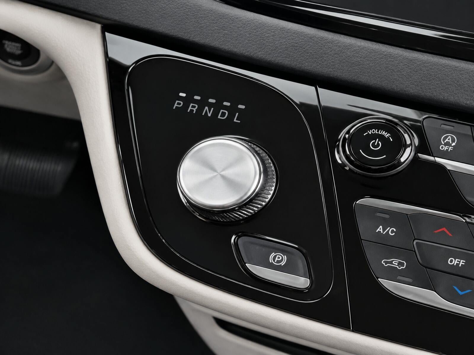 Used 2024 Chrysler Pacifica Touring-L FWD image 22