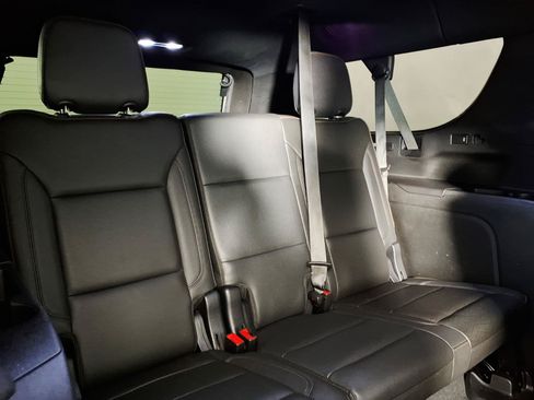 Used 2021 Chevrolet Suburban High Country RWD image 14