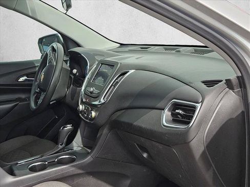 Used 2020 Chevrolet Equinox LT w/ LPO, Floor Liner Package FWD image 17