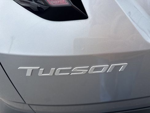 Used 2025 Hyundai Tucson Limited image 10