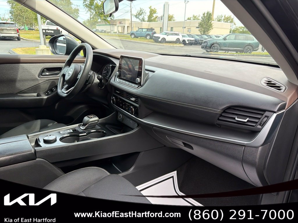 Used 2023 Nissan Rogue S AWD/4WD image 12