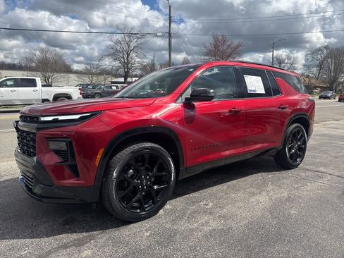 Used 2024 Chevrolet Traverse RS w/ LPO, Floor Liner Package AWD/4WD image 3