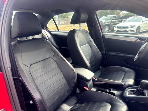 Used 2013 Volkswagen Jetta GLI Autobahn image 7