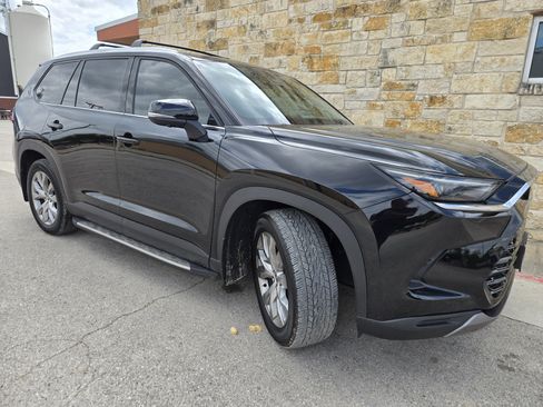 Used 2026 Toyota Grand Highlander AWD image 19