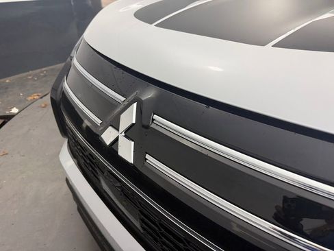 New 2026 Mitsubishi Outlander AWD image 32