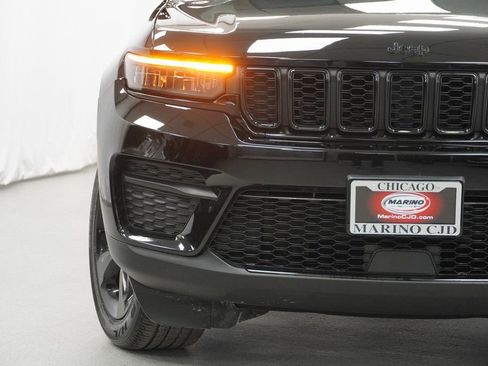 Certified 2023 Jeep Grand Cherokee Altitude image 6