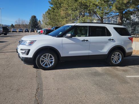 Used 2017 Ford Explorer FWD image 5