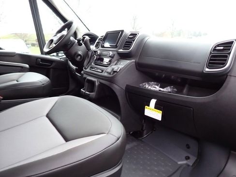 New 2026 RAM ProMaster 2500 w/ Quick Order Package 22G SLT image 12
