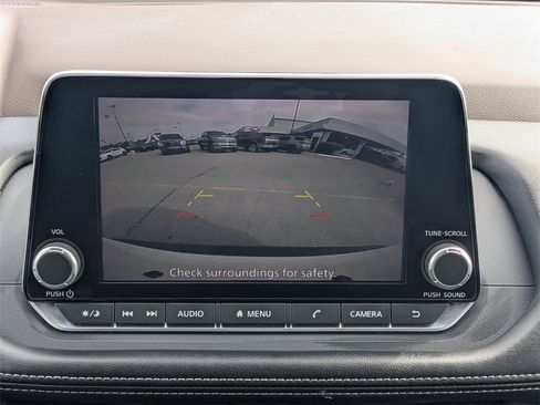 Used 2023 Nissan Rogue S image 30