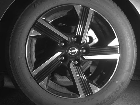 Used 2025 Nissan Sentra SV FWD image 14