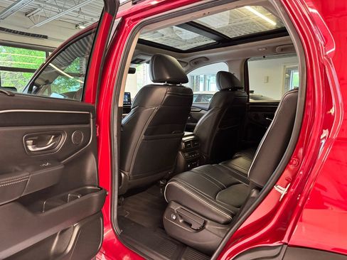 Used 2025 Honda Pilot Elite image 21