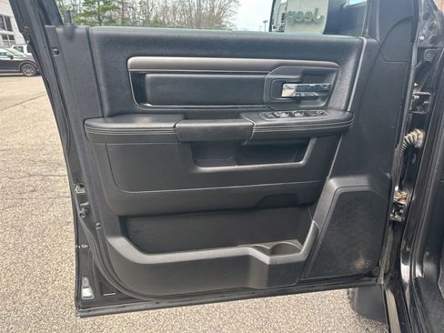 Used 2018 RAM 2500 Big Horn w/ Sport Appearance Group AWD/4WD image 16