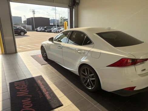 Used 2019 Lexus IS 300 F Sport w/ F Sport Package RWD image 4