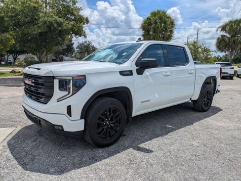Used 2023 GMC Sierra 1500 Elevation RWD image 8