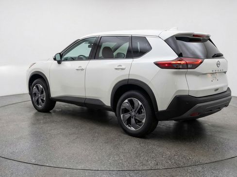 Used 2025 Nissan Rogue SV FWD image 6