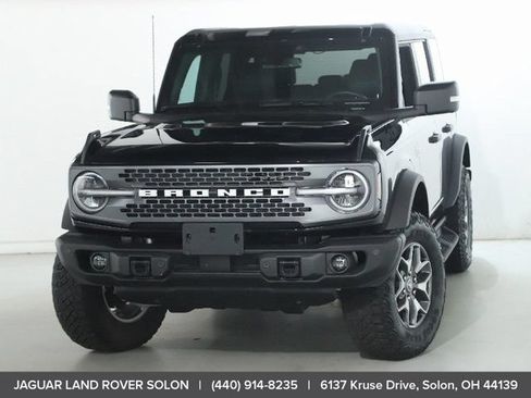 Used 2025 Ford Bronco Badlands AWD/4WD image 3