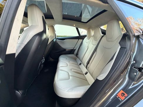 Used 2015 Tesla Model S 85 image 11