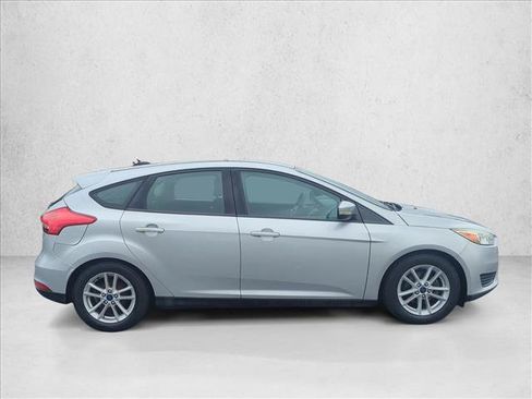 Used 2016 Ford Focus SE FWD image 4