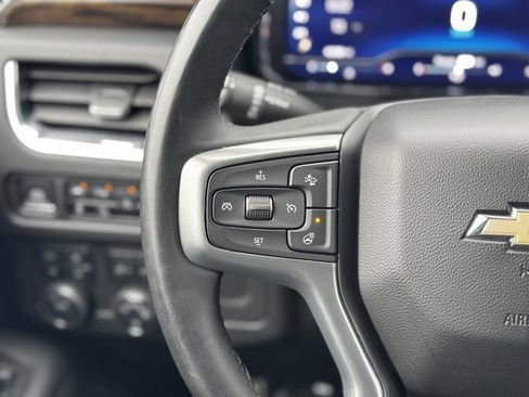 Used 2023 Chevrolet Suburban Premier image 27