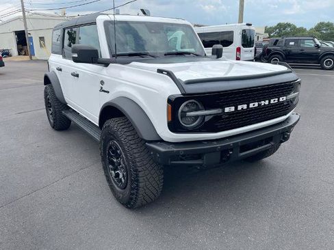 Certified 2023 Ford Bronco Wildtrak AWD/4WD image 3