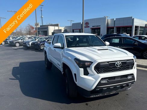 Used 2025 Toyota Tacoma TRD Sport image 7