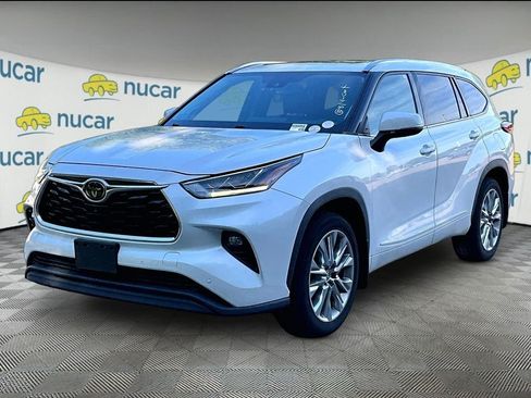 Used 2020 Toyota Highlander Limited AWD/4WD image 3