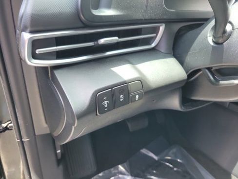 Certified 2024 Hyundai Elantra SE FWD image 15