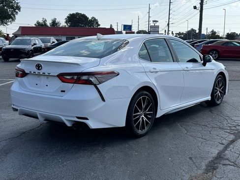 Used 2023 Toyota Camry SE image 5
