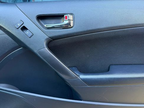 Used 2011 Hyundai Genesis 2.0T image 10