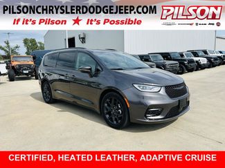 Used 2023 Chrysler Pacifica Touring-L w/ S Appearance Package FWD video 1