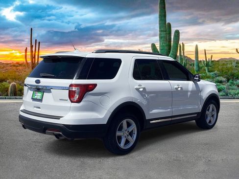 Used 2019 Ford Explorer XLT w/ Equipment Group 202A FWD image 3