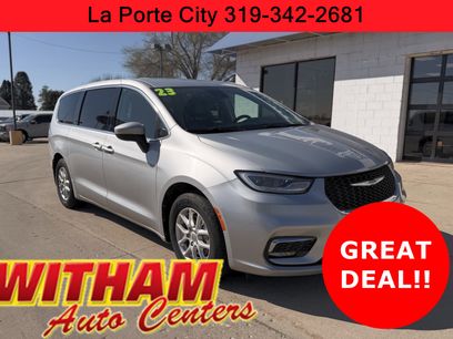 Used 2023 Chrysler Pacifica Touring-L
