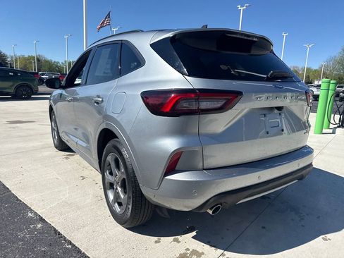 Used 2023 Ford Escape ST-Line w/ Tech Pack #1 AWD/4WD image 9