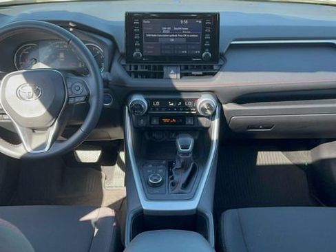 Used 2022 Toyota RAV4 SE w/ Weather & Moonroof Package AWD/4WD image 11