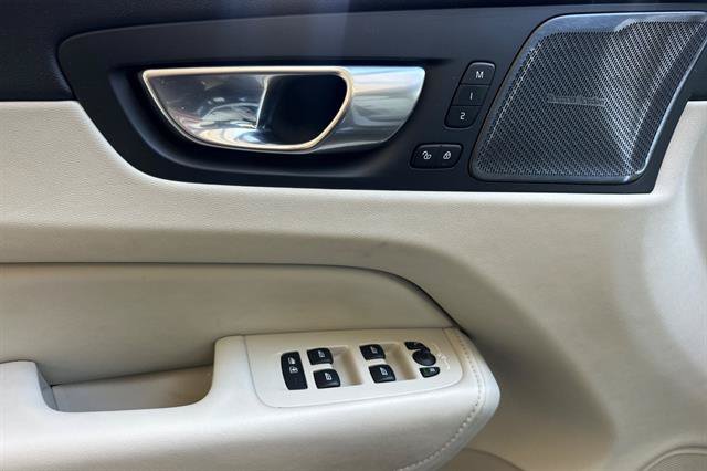 Certified 2024 Volvo XC60 T8 Plus AWD/4WD image 10