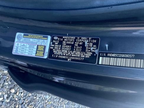 Used 2016 Kia Sedona LX w/ LX Convenience Package image 18