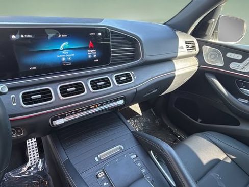 Used 2022 Mercedes-Benz GLS 450 4MATIC image 25