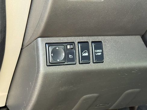 Used 2018 Nissan Frontier PRO-4X image 27