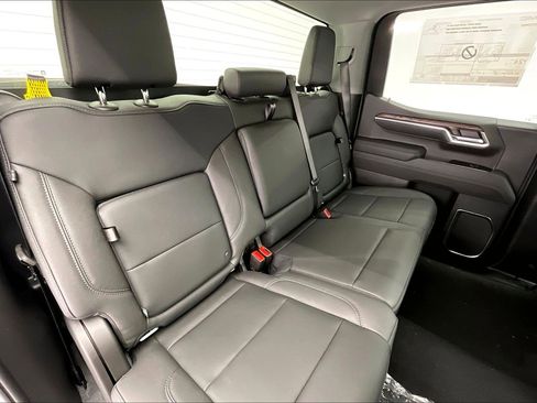 New 2026 GMC Sierra 1500 SLT w/ SLT Convenience Package image 10