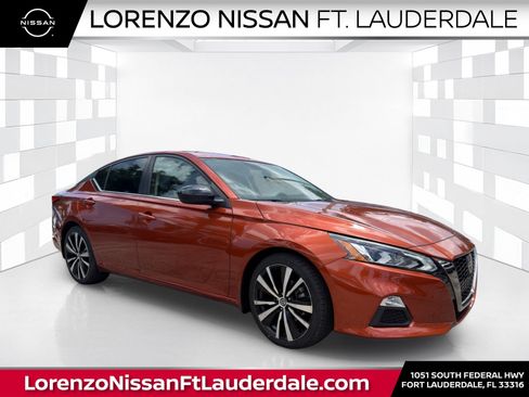 Certified 2022 Nissan Altima 2.5 SR FWD image 1