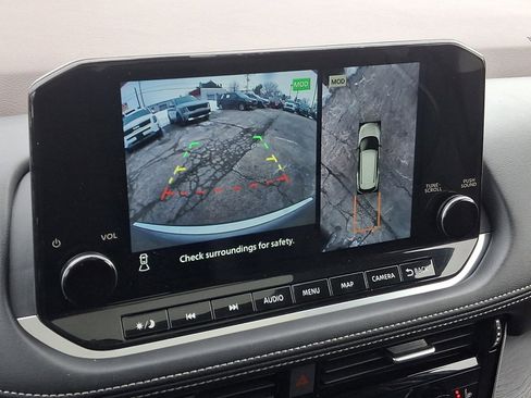 Used 2023 Nissan Rogue Platinum w/ Platinum Premium Package image 19