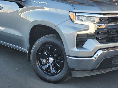 Used 2025 Chevrolet Silverado 1500 LT image 3