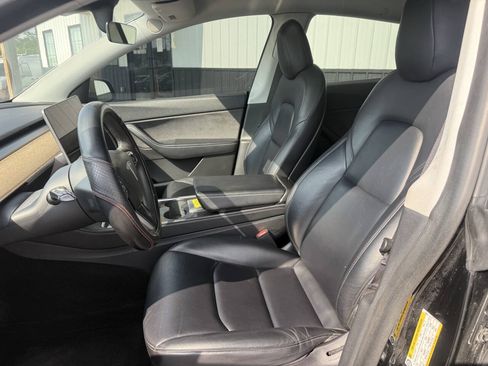 Used 2021 Tesla Model Y Long Range AWD/4WD image 11