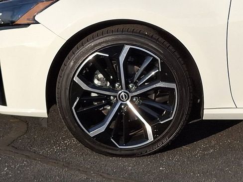 Used 2024 Nissan Altima 2.5 SR image 8