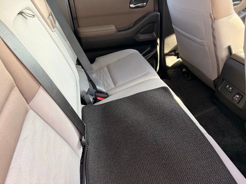 Certified 2022 Nissan Frontier SV RWD image 14