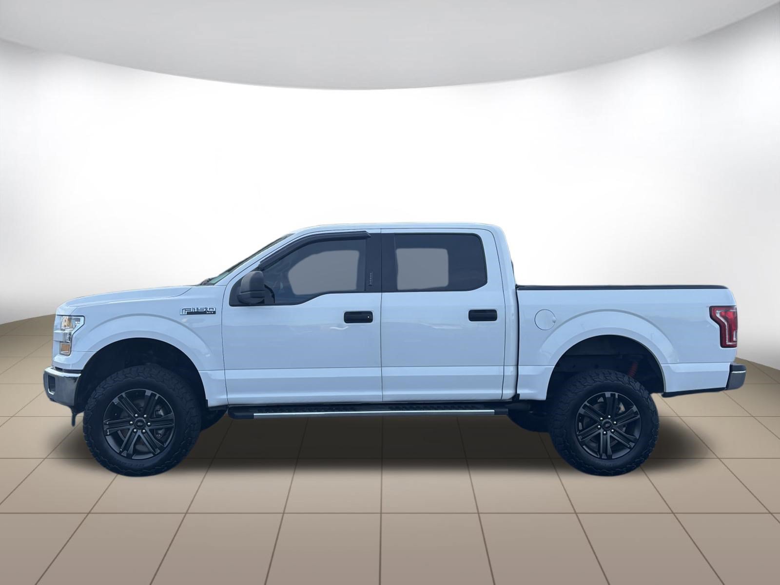 Used 2017 Ford F150 XLT w/ Trailer Tow Package AWD/4WD image 4